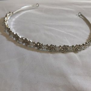 NWOT Rhinestone embellished headpiece with silver band Size OS